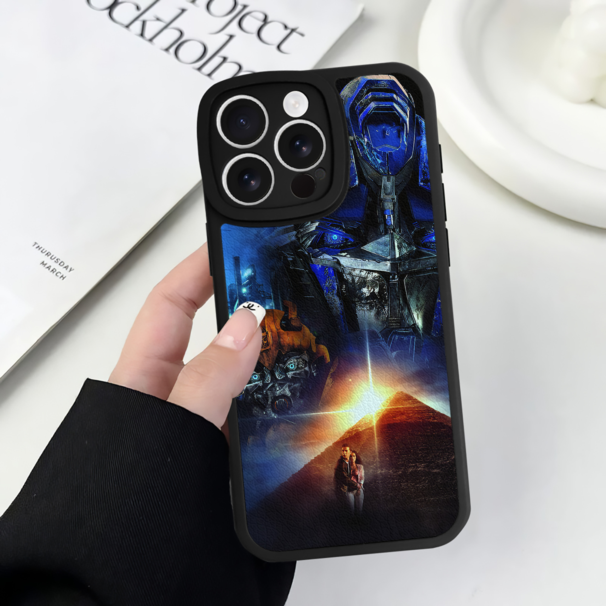 （画像用） Transformers トランスフォーマー 【iPhone 16シリーズ対応】シリコンスマホケース（レザー調） 材質：シリコン